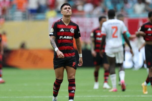 Bayern vence Flamengo por 4 a 2 e marca encontro com o PSG