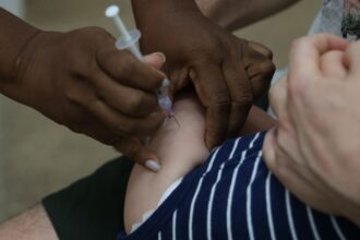 Casos de síndrome respiratória em idosos e crianças continuam em alta