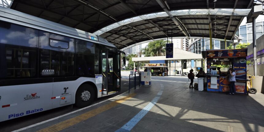 Circulação de ônibus em SP é normalizada após ataques no fim de semana