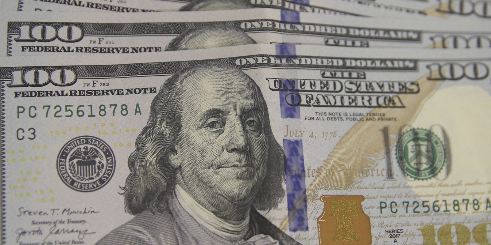 Dólar cai para R$ 5,49 com derrubada de alta do IOF e inflação menor