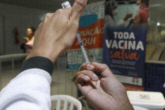 Gripe: São Paulo inicia vacinação em estações e terminais na segunda