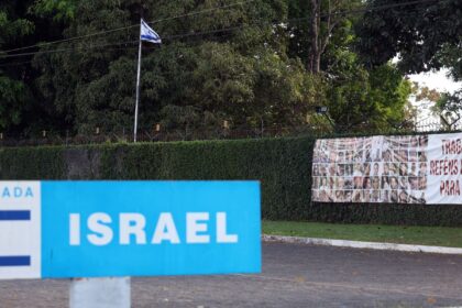Israel fecha embaixada e consulado no Brasil após ataque ao Irã