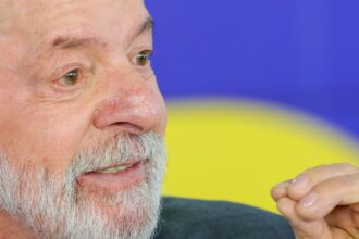 Lula anunciará crédito para entregadores comprarem motos elétricas