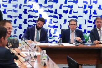 Mesmo reeditado, Câmara pauta urgência para derrubar decreto de IOF