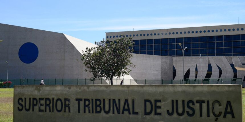 PF prende prefeito de Palmas por vazamento de investigação sigilosa