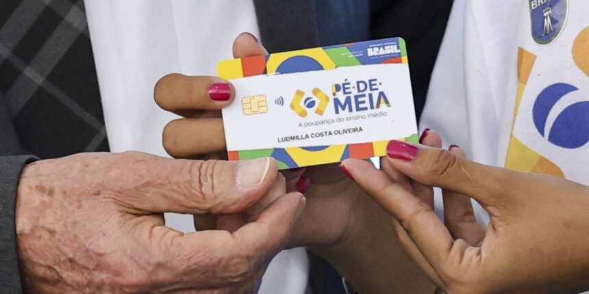 Pé-de-Meia: nascidos em setembro e outubro recebem hoje parcela