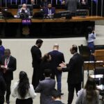 Plenário da Câmara repercute derrubada de decreto sobre IOF