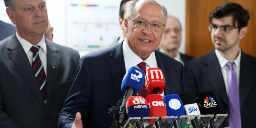 Alckmin diz que governo tentará acordo antes do prazo para tarifaço