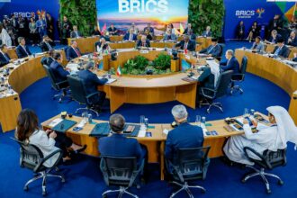 Brics pede renegociação de dívidas de países pobres dentro do G20