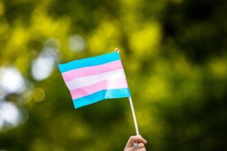 Comitê Olímpico dos EUA proíbe mulheres trans em competições femininas