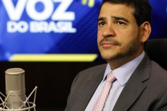 Em artigo no NY Times, Jorge Messias defende STF e soberania do Brasil