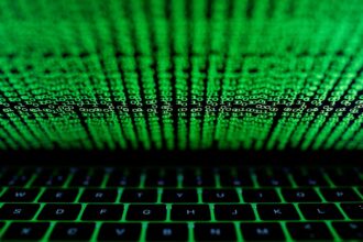 Funcionário que deu acesso a hackers executarem fraude é preso