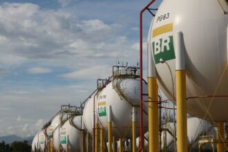 Gás para as distribuidoras terá queda de 14%, anuncia Petrobras