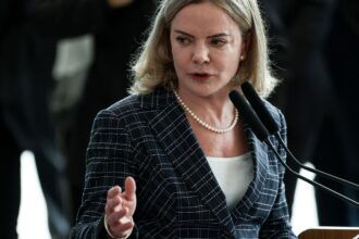 Gleisi diz que sanção dos EUA a Moraes tem repúdio total do governo