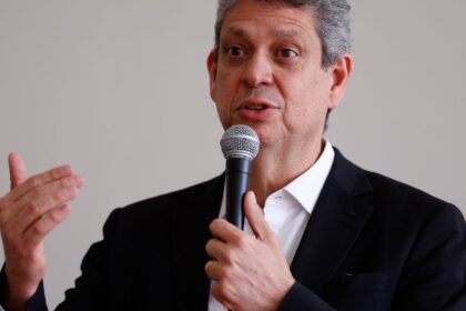Governo defende justiça tributária e não alta de imposto, diz ministro