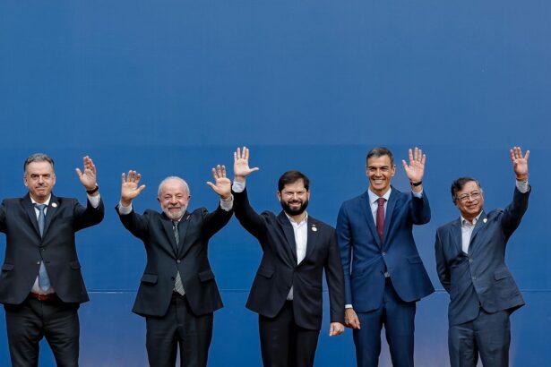 Lula e outros líderes convocam instituições em defesa da democracia