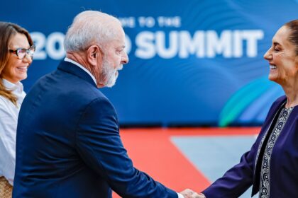 Lula propõe aprofundar relações econômicas e comerciais com o México