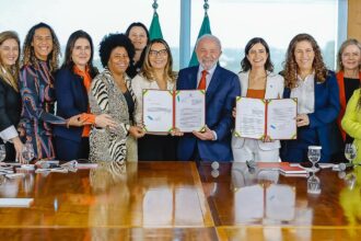 Lula sanciona cota de 30% para mulheres em conselhos de estatais