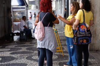 MEC quer estender Pé-de-Meia a todos do ensino médio da rede pública