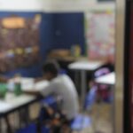 Mais de 300 mil crianças voltaram para a escola em 8 anos, diz Unicef