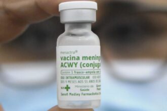 Meningite: entenda como fica vacinação com ACWY após mudança nas doses