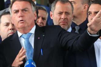 Oposição classifica de arbitrárias medidas cautelares contra Bolsonaro