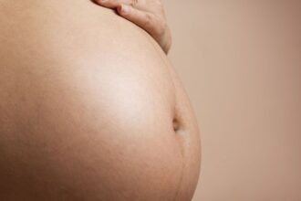 Pesquisa brasileira detecta plástico em placentas e cordões umbilicais