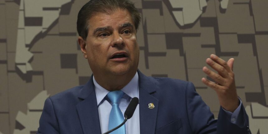Senadores brasileiros buscam diálogo sobre tarifas impostas por Trump