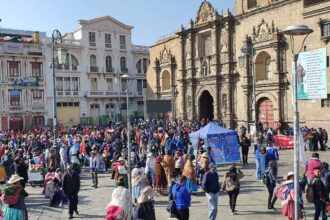 Bolívia vai às urnas com direita favorita e 23% dos votos indefinidos