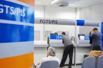 Caixa libera abono salarial para nascidos em novembro e dezembro