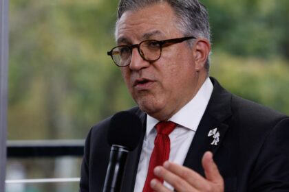 EUA cancelam vistos da filha e da esposa do ministro Alexandre Padilha