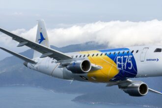 Embraer descarta demissões no Brasil e negocia tarifa zero nos EUA