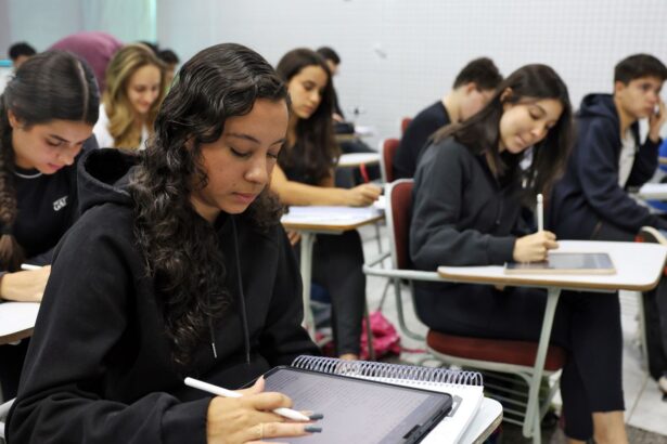 Fies 2025: divulgada lista de espera do segundo semestre