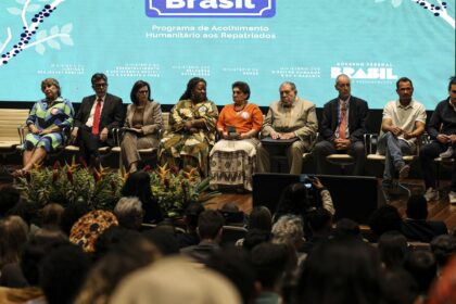 Governo lança programa de acolhimento a repatriados e deportados