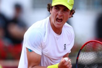 João Fonseca estreia com vitória de virada sobre chinês em Cincinnati