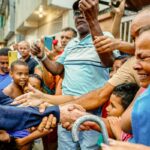 Lula entrega 599 títulos de terra em antiga área de palafitas em PE 