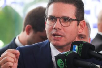 Motta envia pedido de afastamento de 14 deputados após motim na Câmara