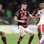 Nacional acompanha duelo final entre Inter e Fla pela Libertadores