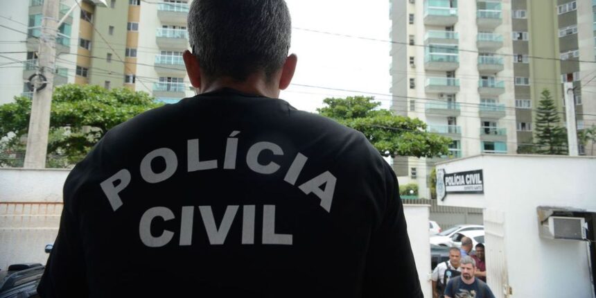 Polícia faz ação contra influenciadores que divulgam Jogo do Tigrinho