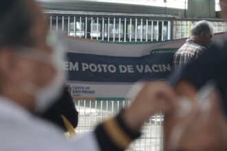 Rio amplia vacinação contra covid-19 para pessoas com baixa imunidade