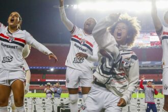 São Paulo bate Ferroviária e avança à semi do Brasileirão Feminino