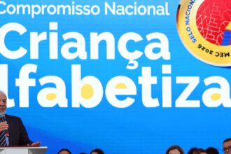 Brasil atinge meta com 66% das crianças alfabetizadas em idade certa