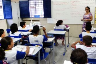 Escolas terão conteúdos de prevenção à violência contra a mulher