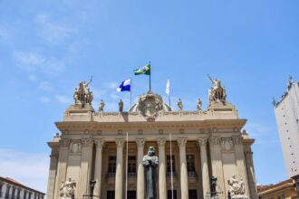 Ferros-velhos poderão ser fechados se venderem fios de cobre roubados