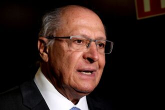 Governo prioriza abastecimento e segurar preço do diesel, diz Alckmin