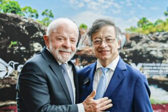 Lula e Petro defendem fortalecimento do multilateralismo regional