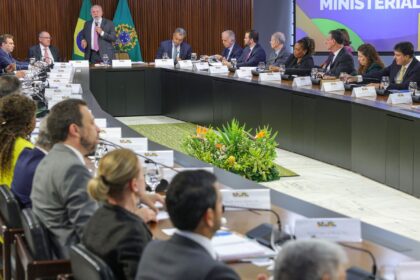Lula se despede de ministros e confirma Alckmin como vice em chapa