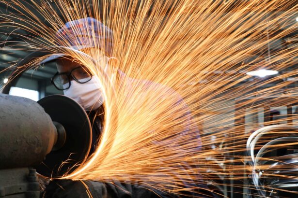 Pouco mais da metade das indústrias planeja investir em 2026