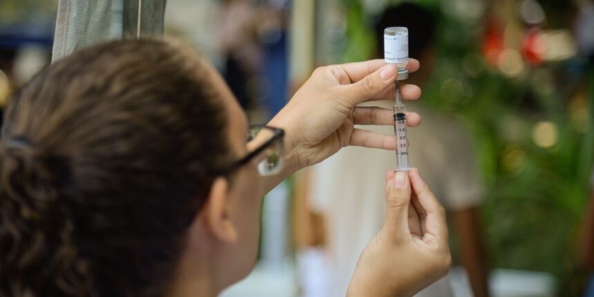 Vacinação nacional contra gripe começa no sábado