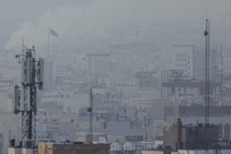 Aeronave dos EUA é abatida sobre Irã e piloto está desaparecido